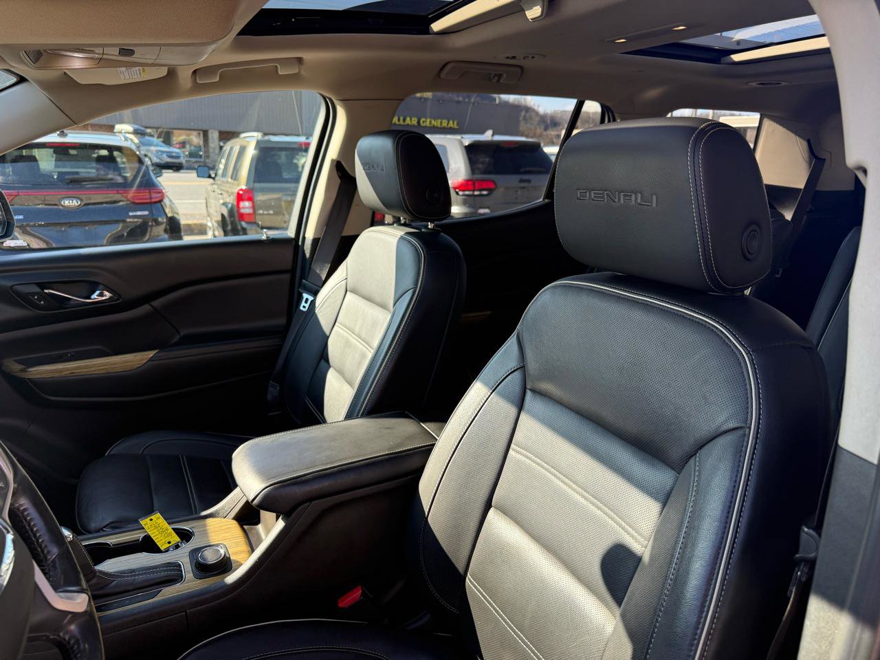 Used 2018 GMC Acadia Denali w/ Technology Package AWD/4WD image 18