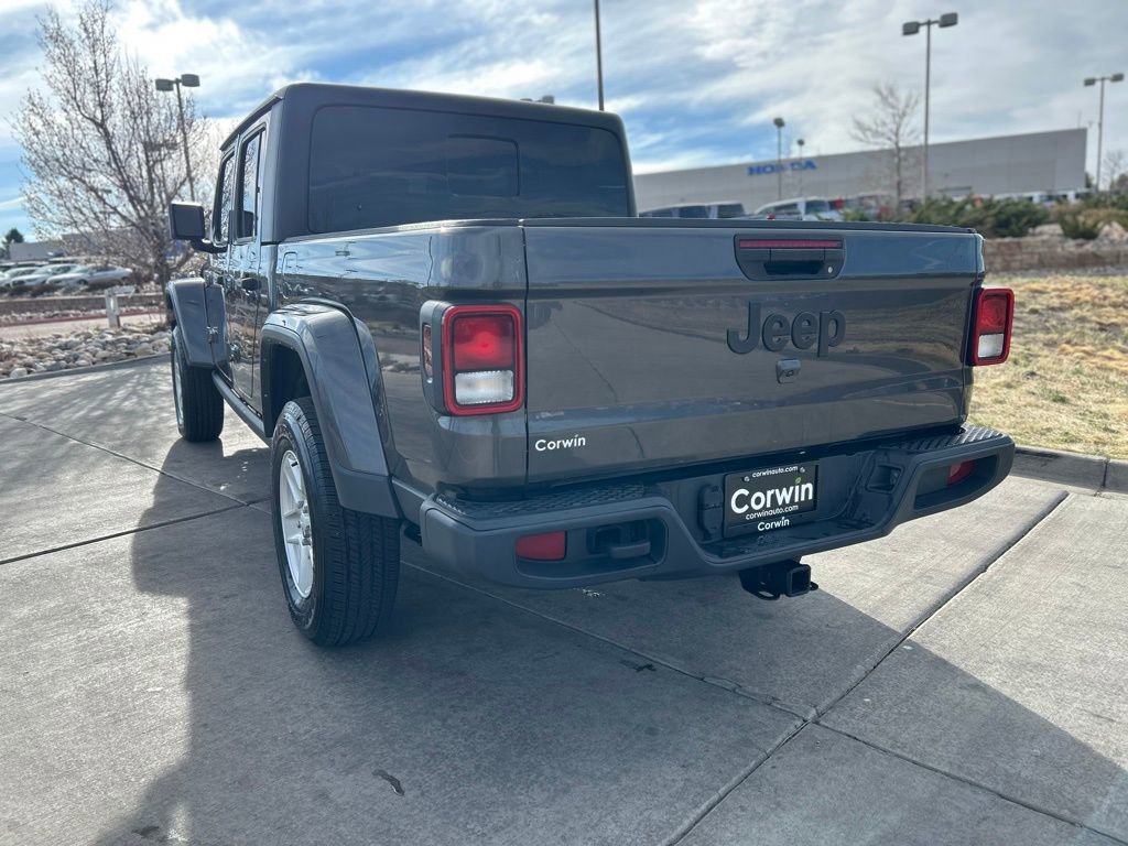 Used 2022 Jeep Gladiator Sport image 6