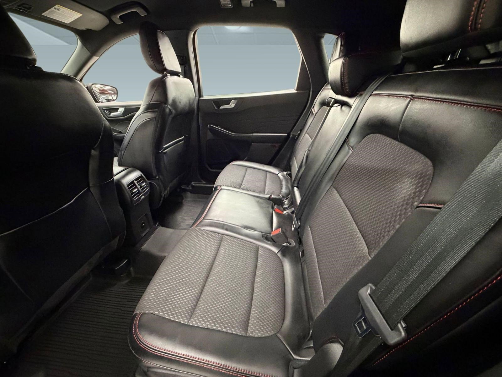 Certified 2023 Ford Escape ST-Line Elite AWD/4WD image 21