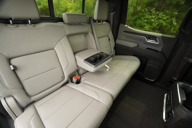 Used 2026 GMC Sierra 1500 SLT w/ SLT Premium Plus Package AWD/4WD image 30