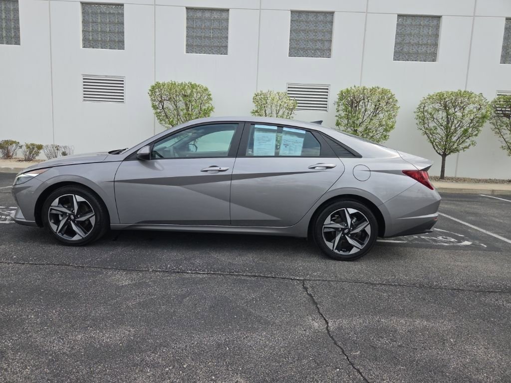 Used 2023 Hyundai Elantra SEL w/ Convenience Package image 5
