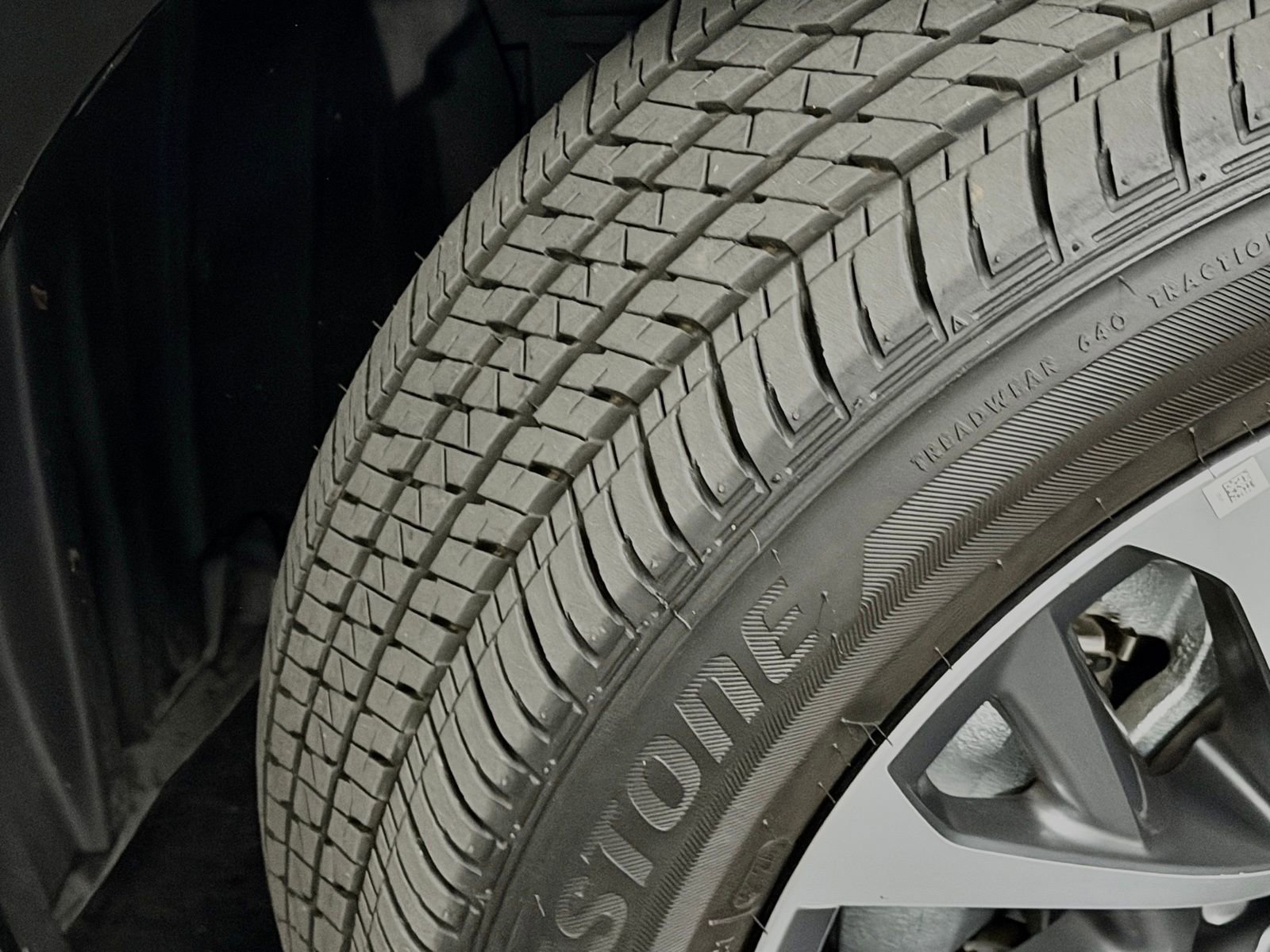 Used 2025 Lexus ES 350 w/ Accessory Package (Z1) image 18