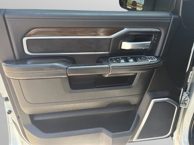Used 2024 RAM 3500 Laramie AWD/4WD image 17