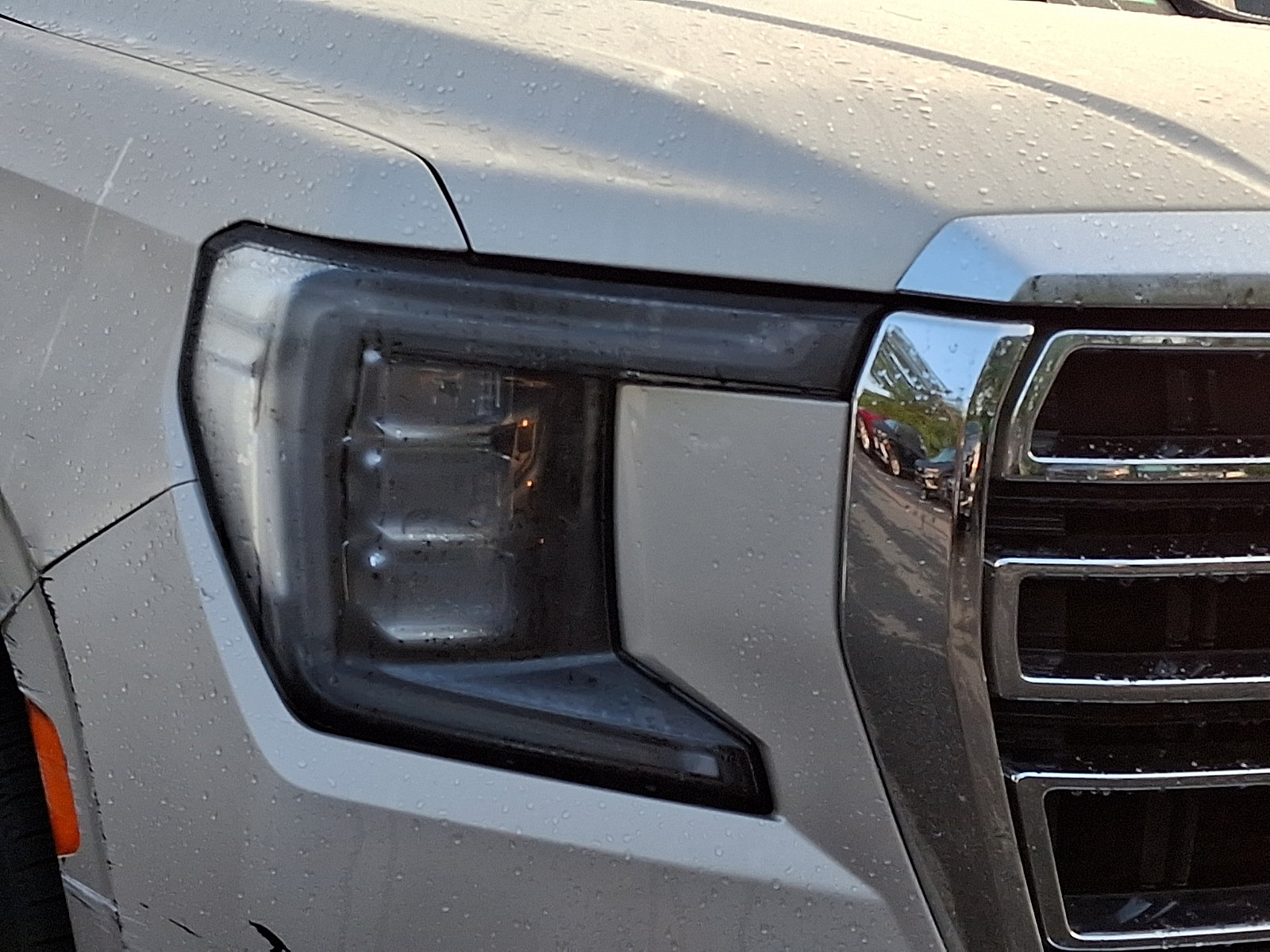 Certified 2021 GMC Yukon SLT w/ SLT Luxury Plus Package AWD/4WD image 7
