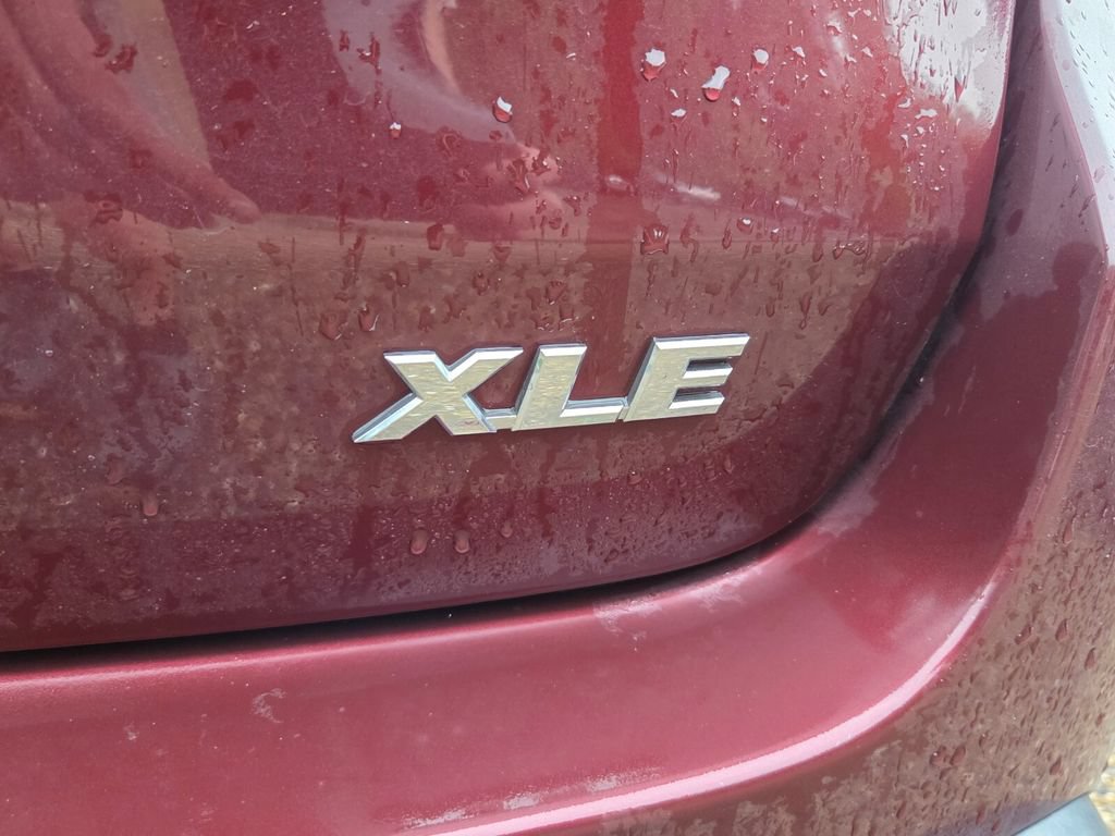 Used 2017 Toyota Highlander XLE FWD image 6
