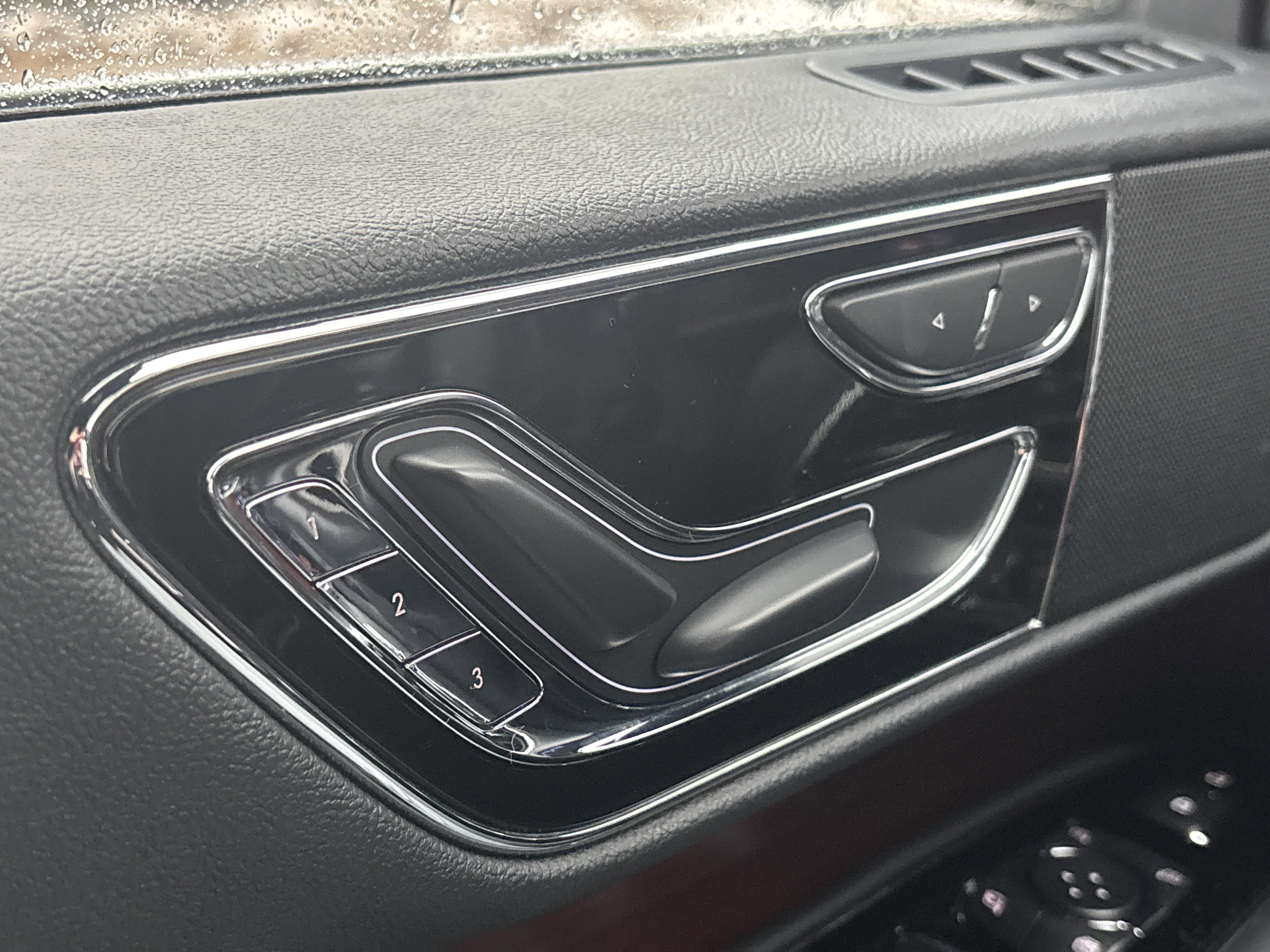 Used 2023 Lincoln Navigator 4WD image 33