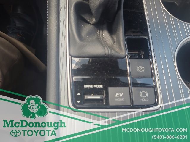 Certified 2025 Toyota Sienna XLE FWD image 21