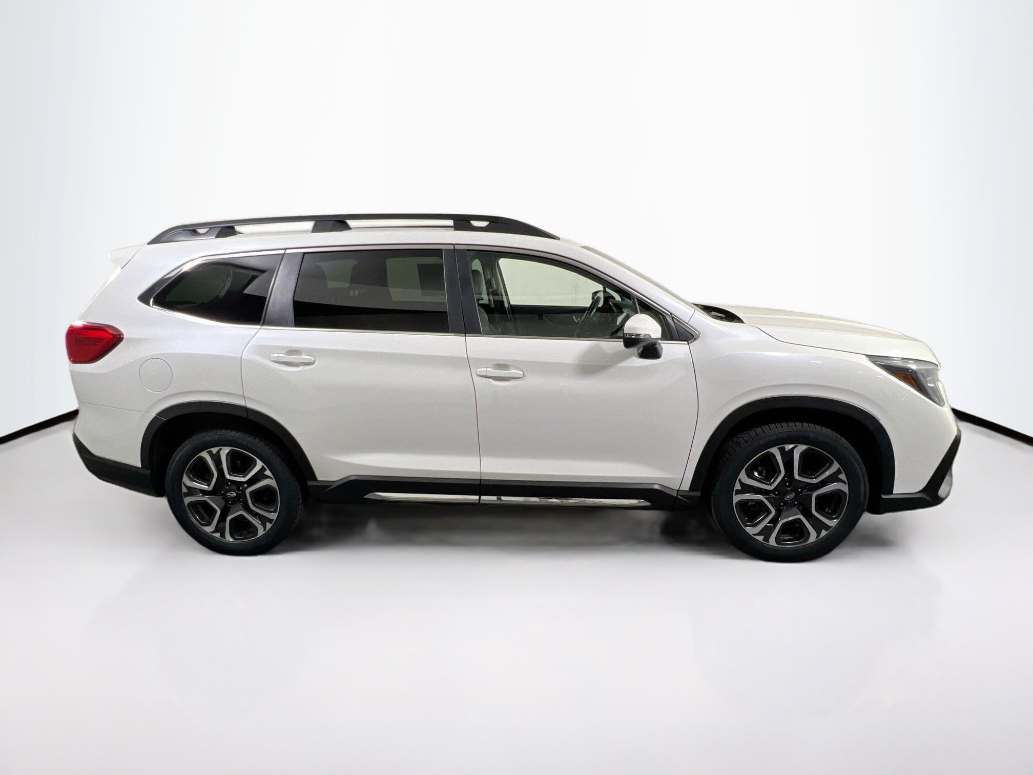 Used 2023 Subaru Ascent Limited image 4