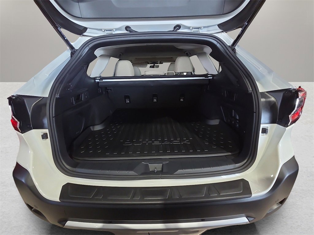 Used 2025 Subaru Outback Limited image 21