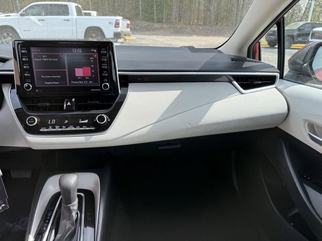 Used 2021 Toyota Corolla LE image 17