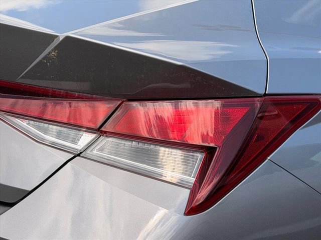 Used 2023 Hyundai Elantra SEL FWD image 17
