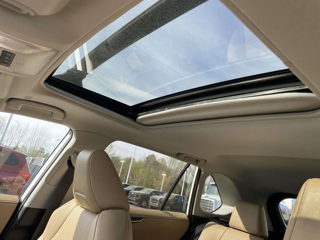 Used 2024 Toyota RAV4 Limited image 30