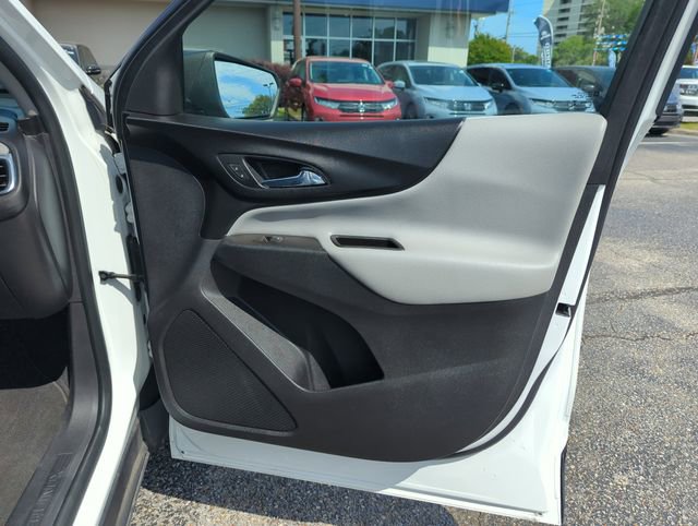 Used 2021 Chevrolet Equinox LS FWD image 30