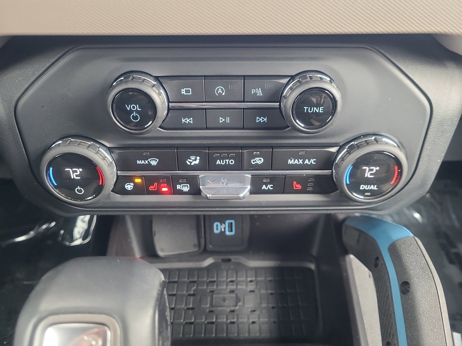 Used 2024 Ford Bronco Wildtrak AWD/4WD image 31