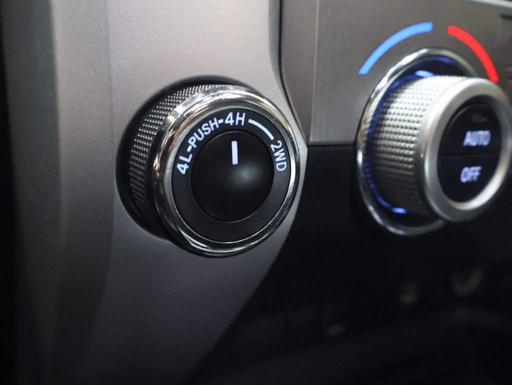 Used 2015 Toyota Tundra Limited w/ Limited Premium Package image 23