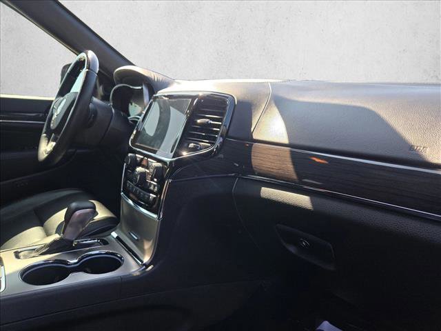 Used 2020 Jeep Grand Cherokee Overland AWD/4WD image 20