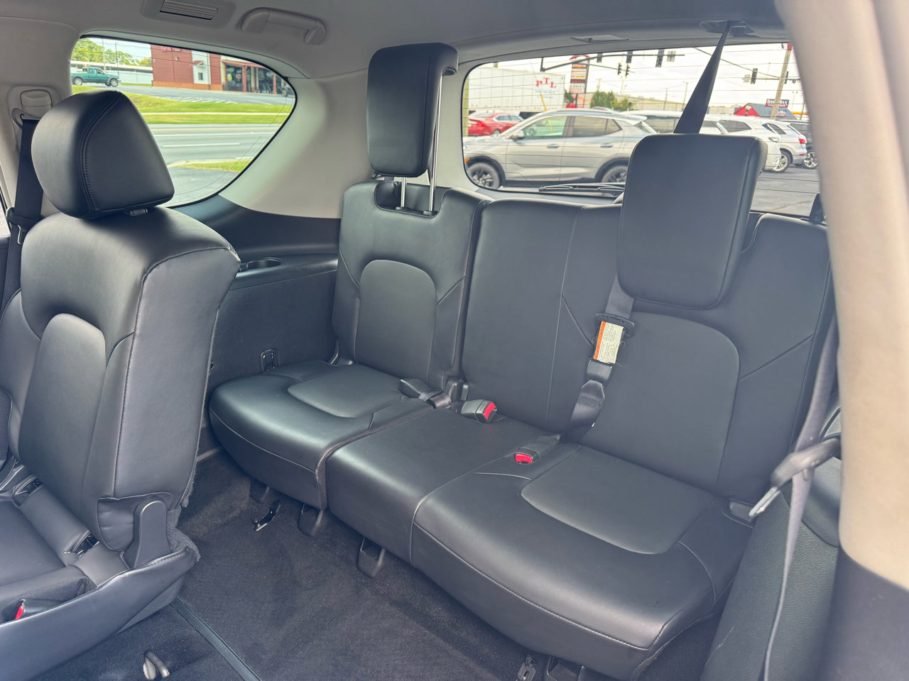 Used 2023 Nissan Armada SV image 16