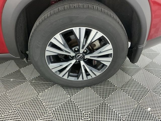 Used 2023 Nissan Rogue SV w/ SV Premium B Package image 18