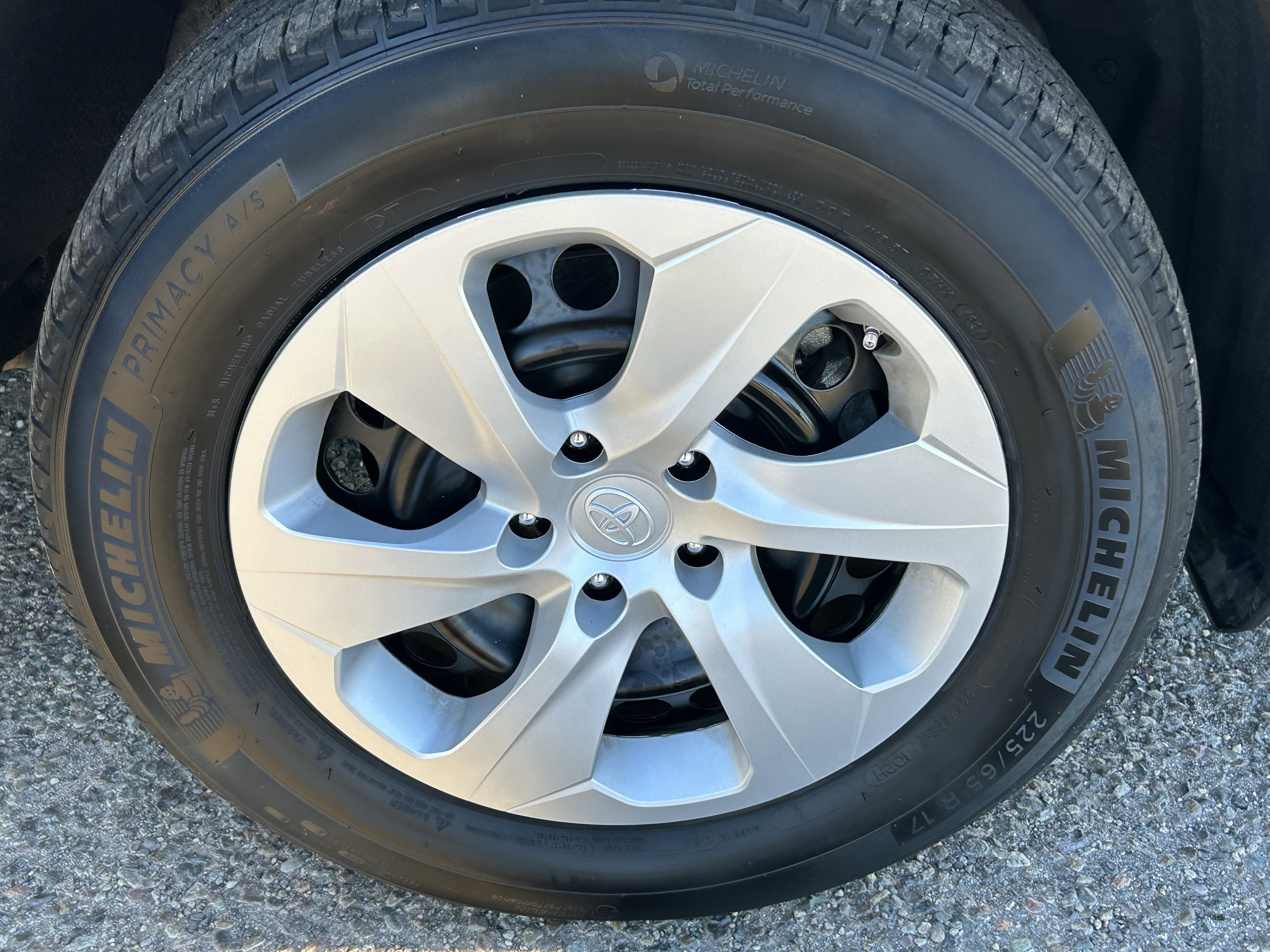 Used 2024 Toyota RAV4 LE image 8