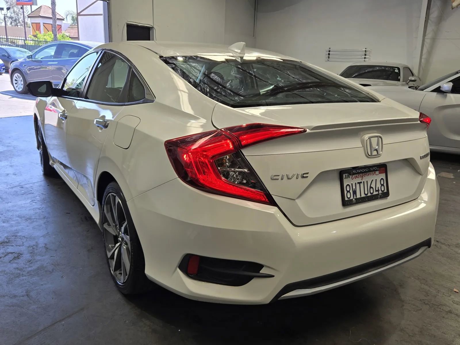Used 2021 Honda Civic Touring image 2