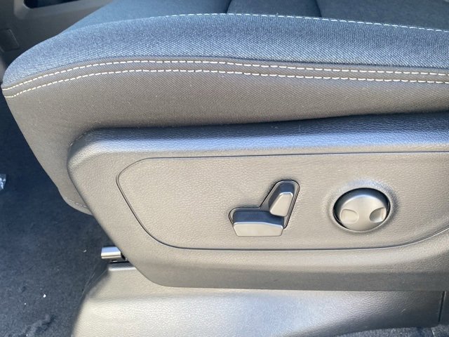 New 2026 RAM 1500 4x4 Crew Cab image 16