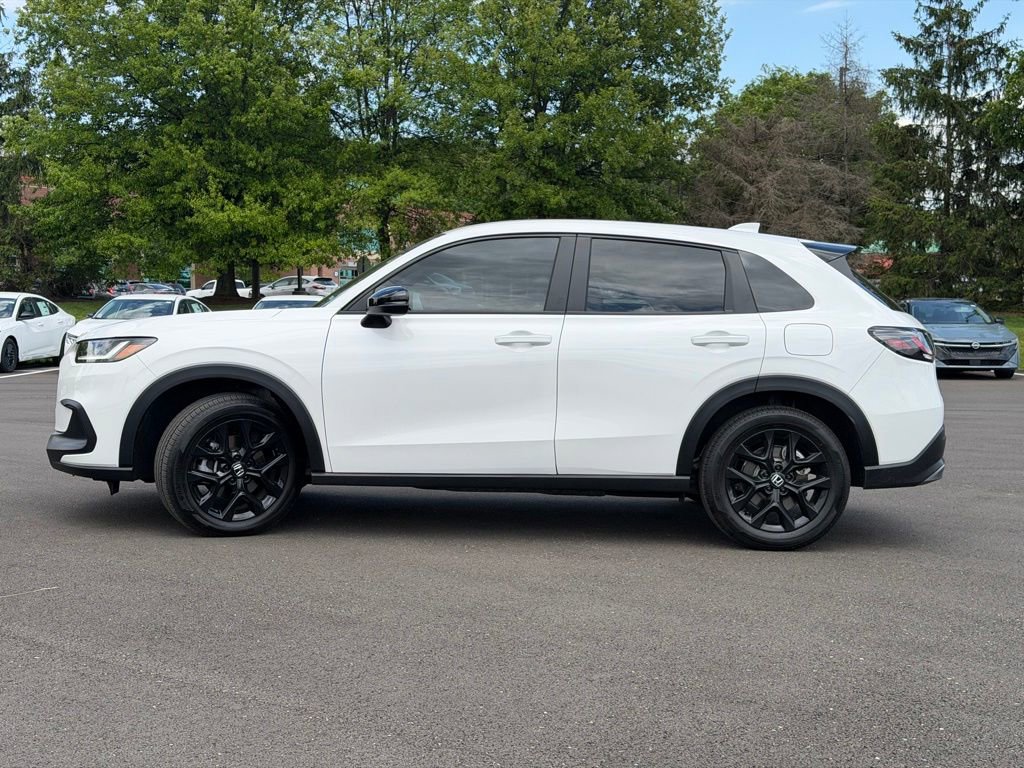 Used 2025 Honda HR-V Sport image 3