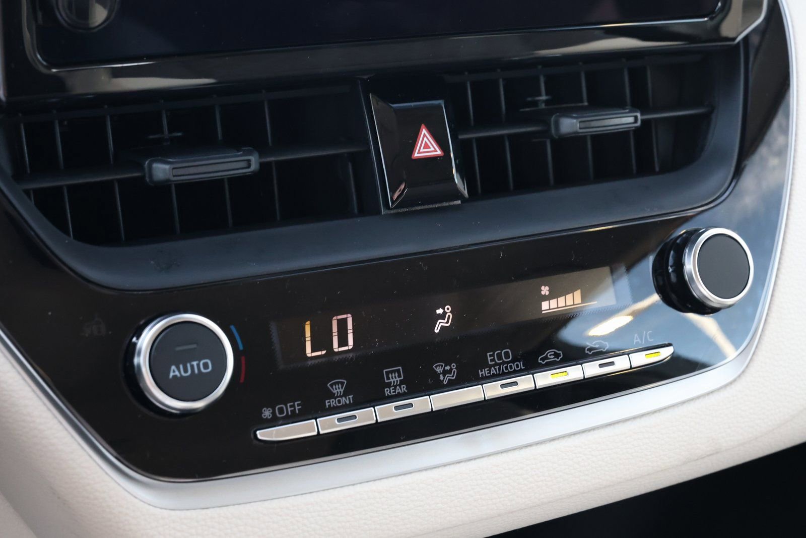 Used 2024 Toyota Corolla LE image 19