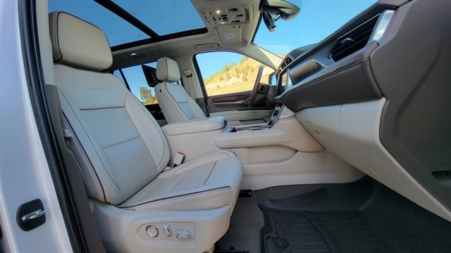 Used 2021 GMC Yukon XL Denali w/ Denali Premium Package image 46