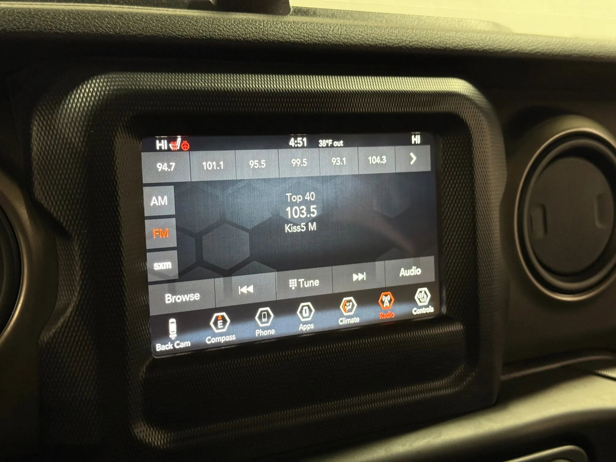 Used 2018 Jeep Wrangler Unlimited Sport S image 29