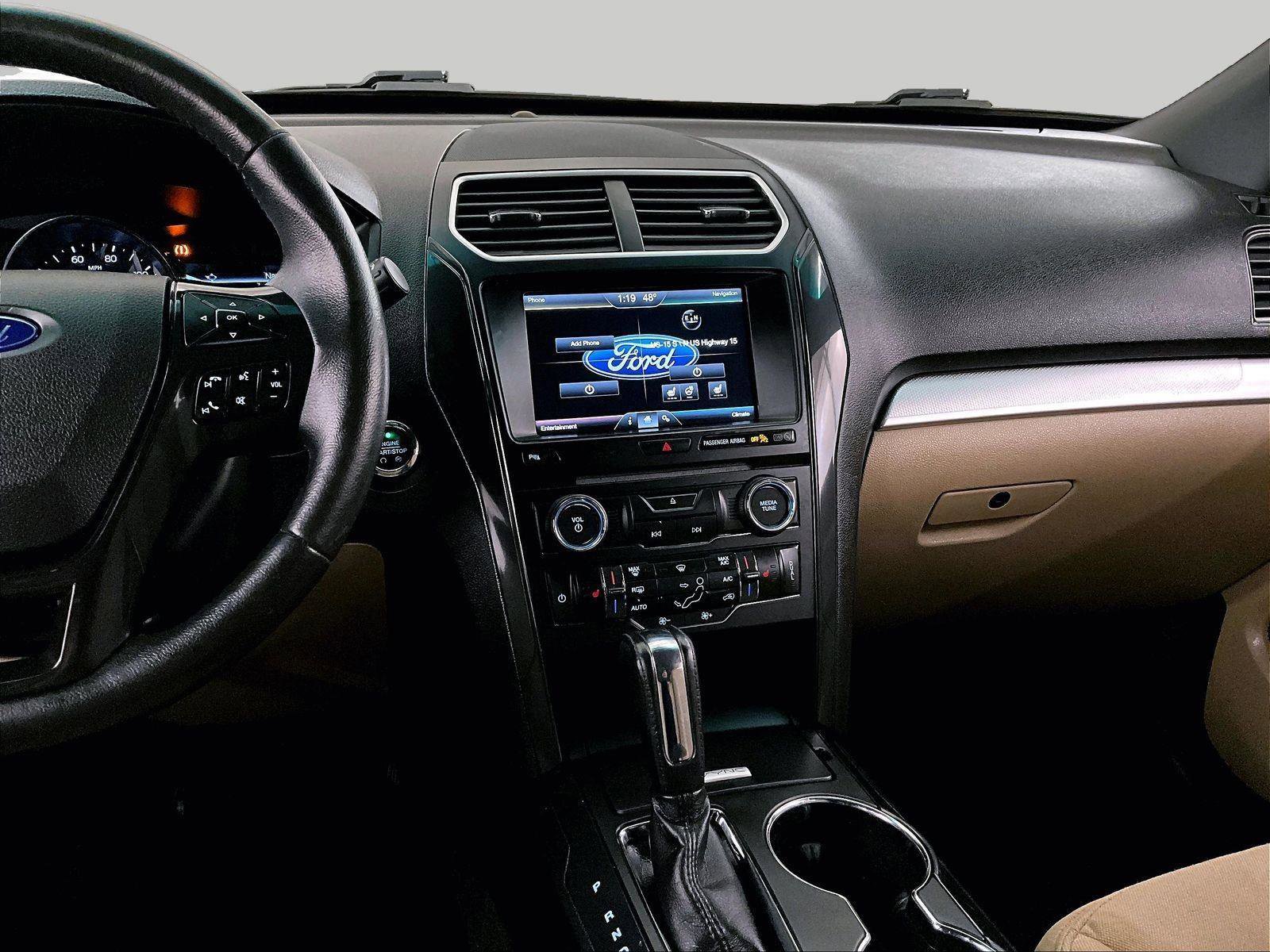 Used 2016 Ford Explorer XLT w/ Equipment Group 201A image 6