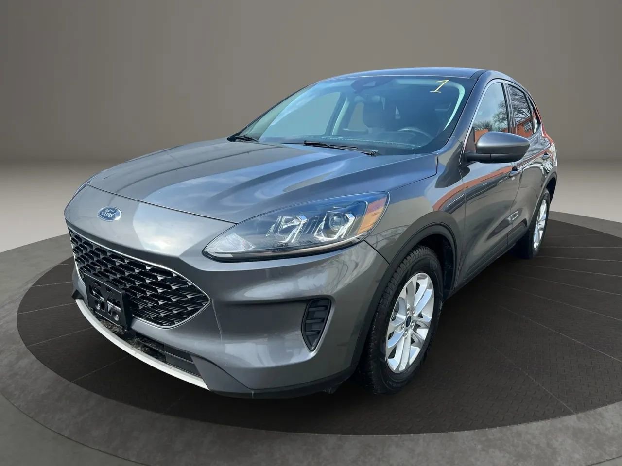 Used 2021 Ford Escape SE image 1