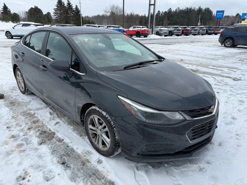 Used 2018 Chevrolet Cruze LT w/ LT Convenience Package image 3