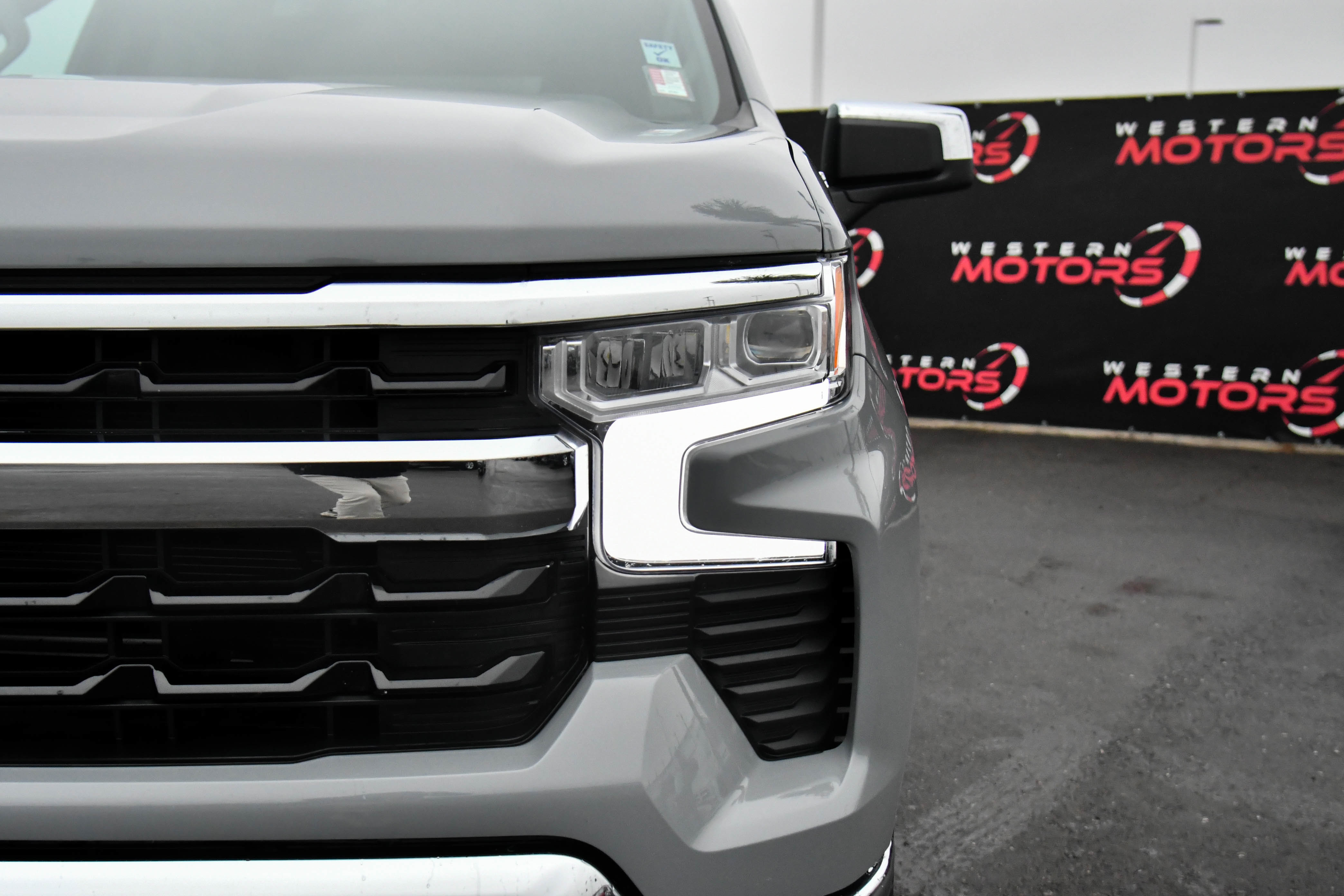 Used 2024 Chevrolet Silverado 1500 LT image 11