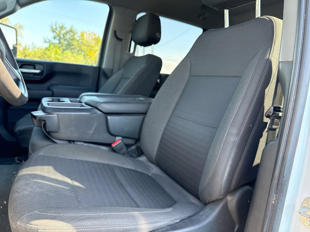 Used 2022 Chevrolet Silverado 2500 Custom w/ Custom Value Package AWD/4WD image 12