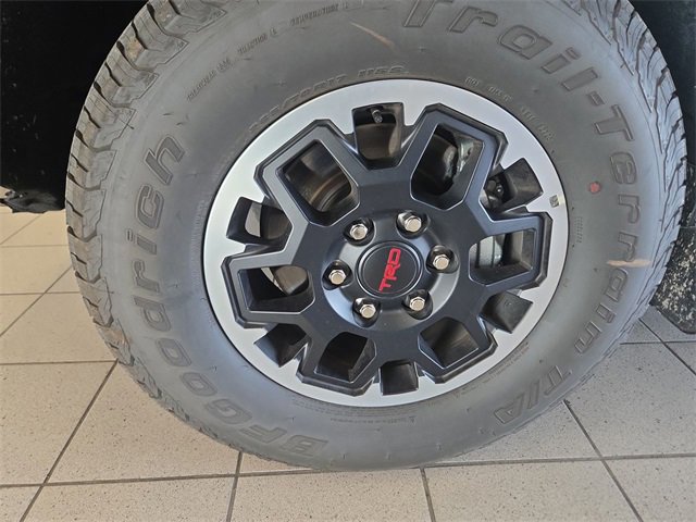 Used 2025 Toyota Tacoma TRD Off-Road image 10