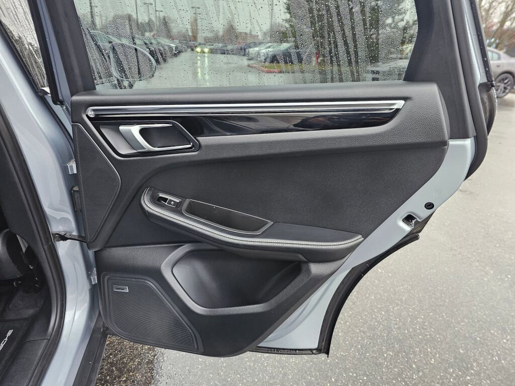 Used 2023 Porsche Macan w/ Premium Package Plus image 14