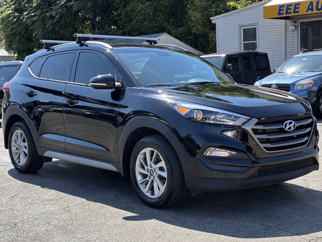 Used 2017 Hyundai Tucson SE Plus AWD/4WD image 2
