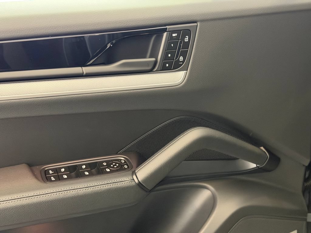 New 2026 Porsche Cayenne S AWD/4WD image 9