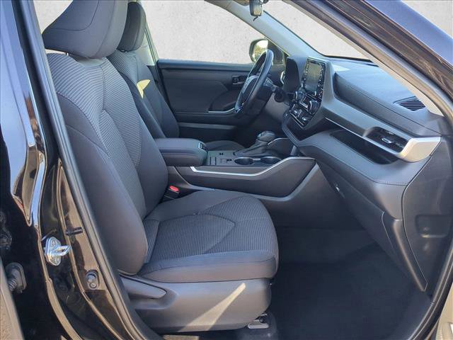 Used 2020 Toyota Highlander LE image 21