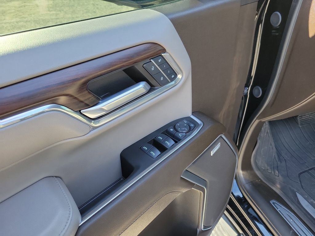 Used 2024 GMC Sierra 1500 SLT w/ SLT Premium Plus Package AWD/4WD image 12