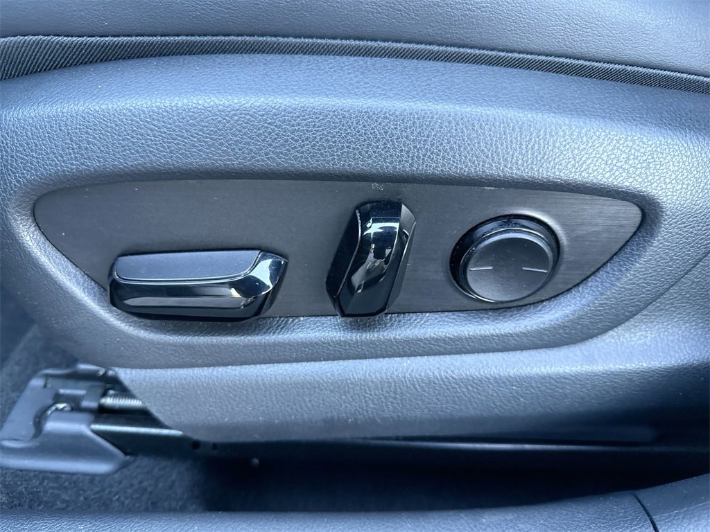 Used 2019 Lexus UX 200 image 14