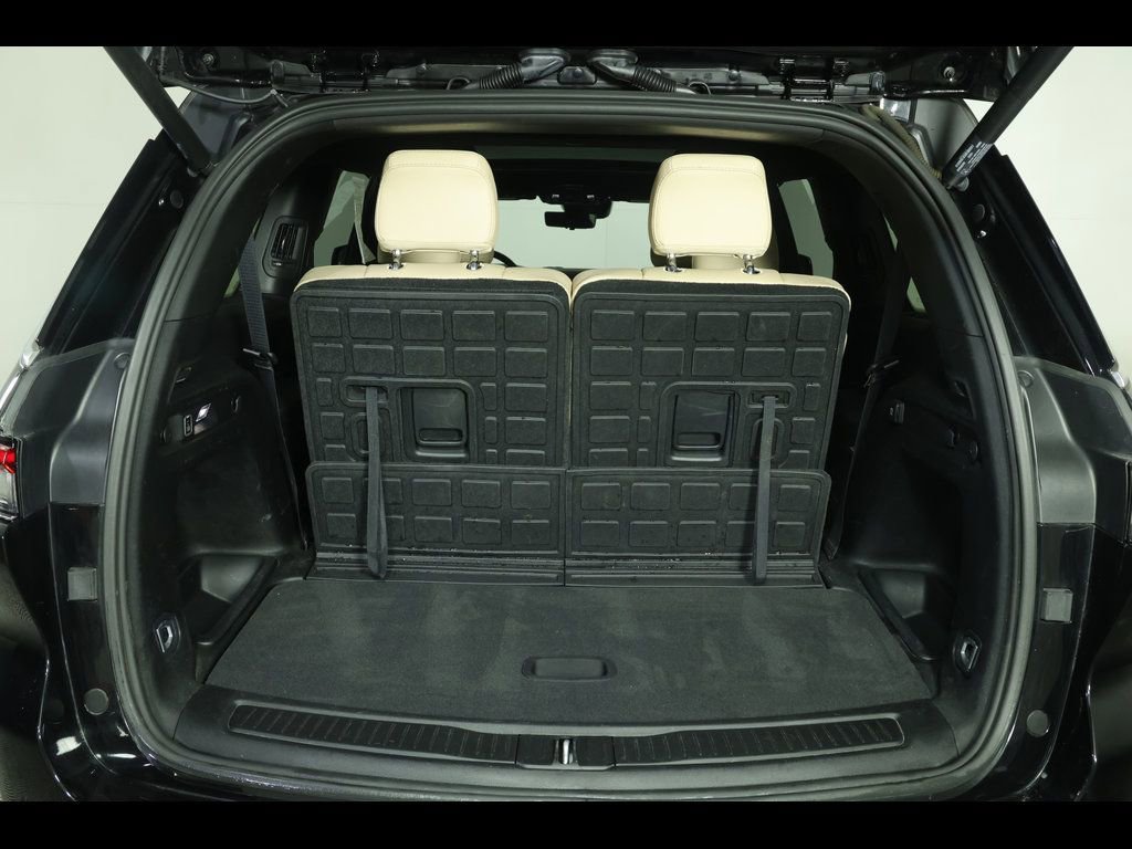 Used 2023 Jeep Grand Cherokee L Limited w/ Luxury Tech Group II image 15