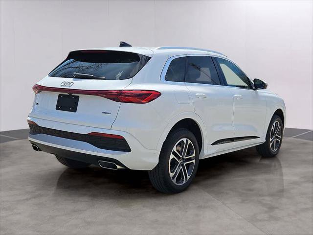 Certified 2025 Audi Q5 Premium w/ Convenience Package AWD/4WD image 7