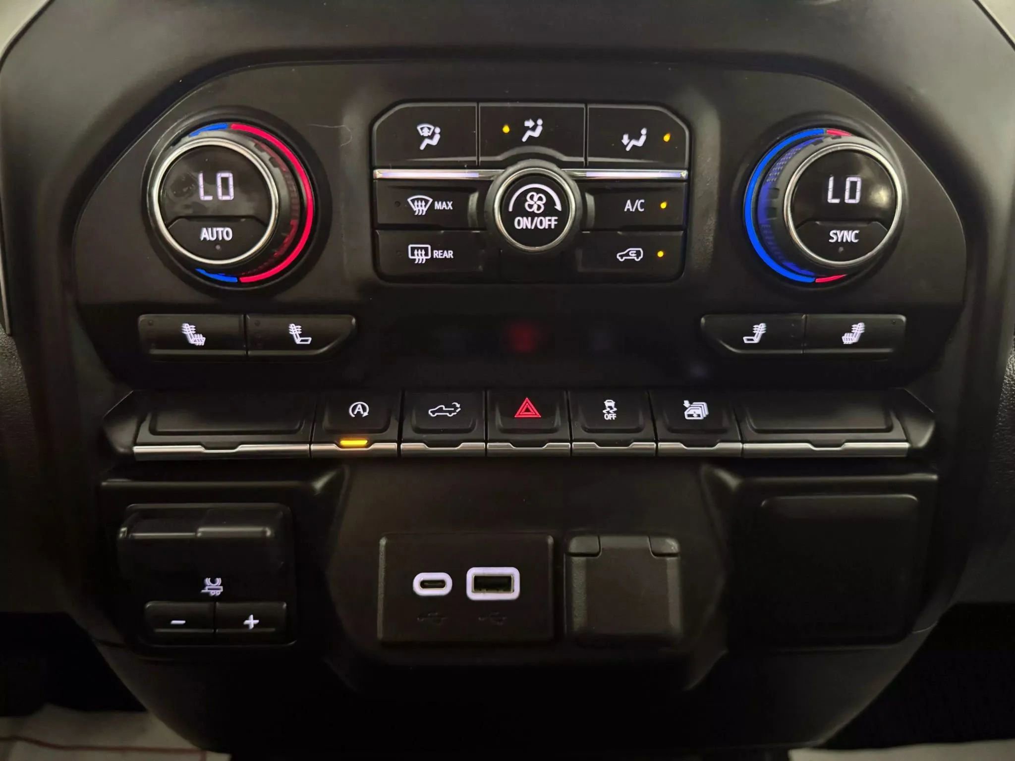 Used 2021 Chevrolet Silverado 1500 RST w/ Bed Protection Package AWD/4WD image 21