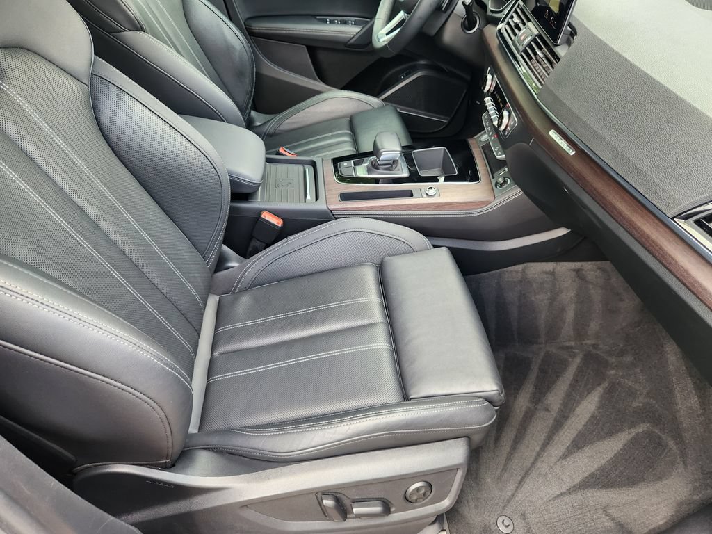 Used 2021 Audi Q5 Prestige w/ Prestige Package AWD/4WD image 17
