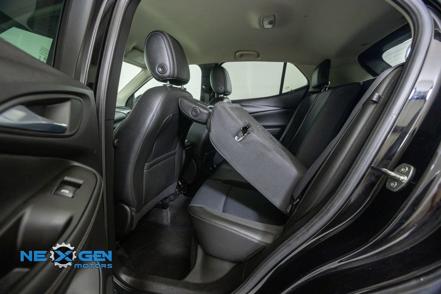 Used 2022 Buick Encore GX Preferred w/ Cold Weather Comfort Package AWD/4WD image 28