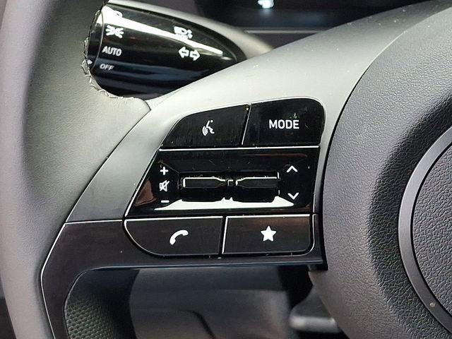 Used 2025 Hyundai Elantra Sport image 28