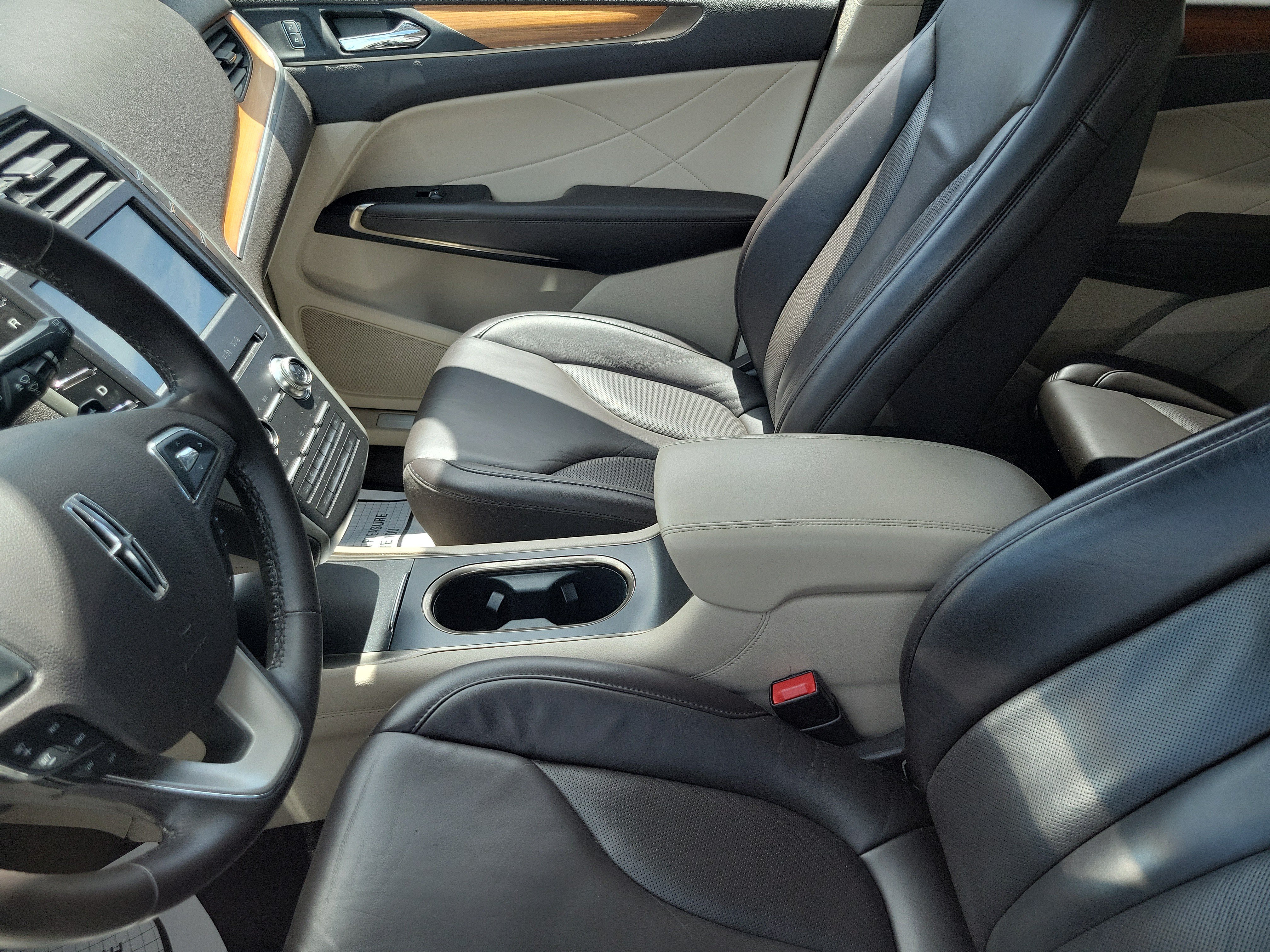 Used 2019 Lincoln MKC Select w/ Select Plus Package FWD image 12