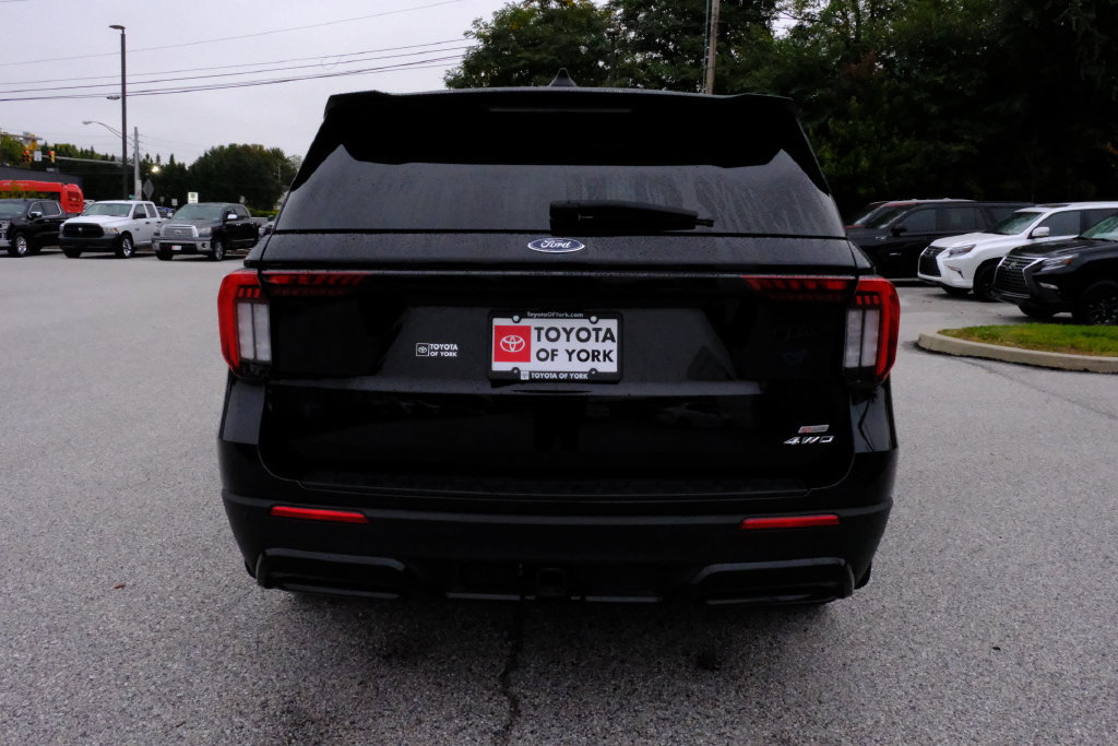 Used 2025 Ford Explorer ST-Line w/ Premium Package AWD/4WD image 4