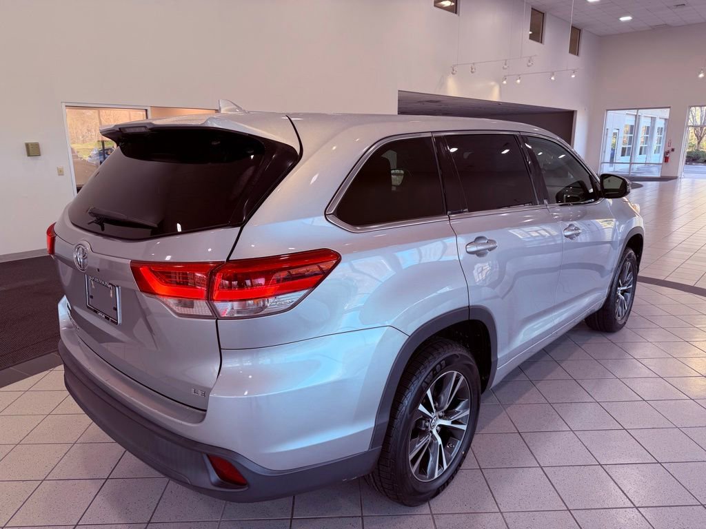 Used 2018 Toyota Highlander Plus FWD image 12